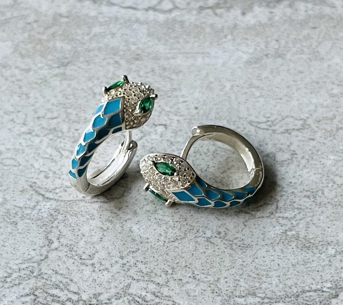 Serpent Hoop